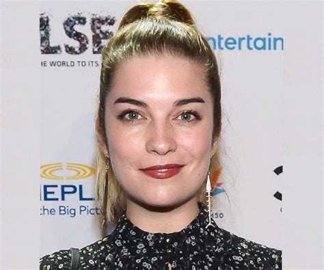 Annie Murphy Biography Facts Childhood And Career Of The Canadian Actress