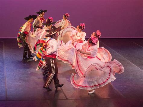 Las Danzas Y Bailes T Picos De Jalisco M S Populares Latino Detroit