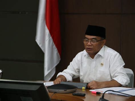 Menko PMK Ayo Bersama Manfaatkan Era Bonus Demografi Tagar