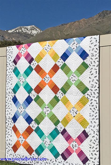 Jelly Roll Strips Make This A Quick And Easy Quilt Quilting Digest