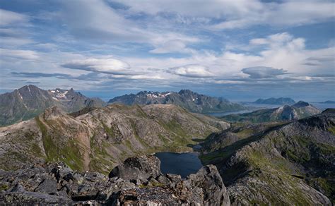 Fondos de Pantalla Noruega Montañas Islas Lofoten Laukvik Nube Fiordo