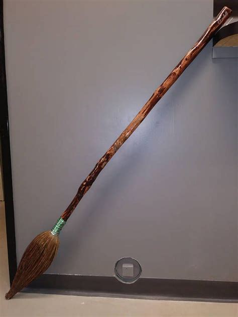 Quidditch Keeper Broom Shoppe