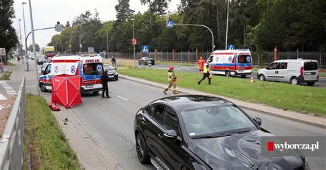 Miertelny Wypadek Na Ul Mieszka I W Szczecinie Pieszy Zgin Na