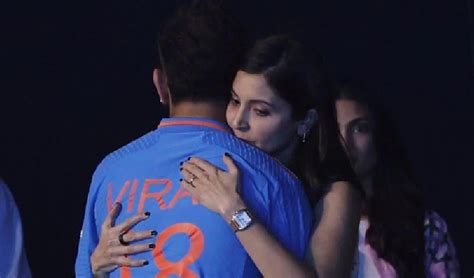 Viral Anushka Sharma Virat Kohli Moment After India Lose World Cup Final