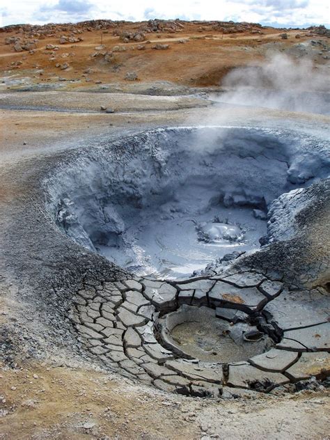 11 Fascinating Impact Craters On Earth Artofit