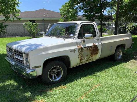 1985 Chevrolet C10 Pickup White Rwd Automatic Square Body Classic