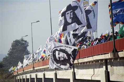 Una multitud en la Marcha del Apagón