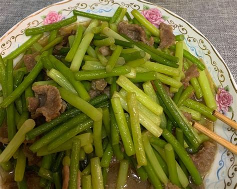 【超级下饭的牛肉蒜苔的做法步骤图】俞俞八戒下厨房