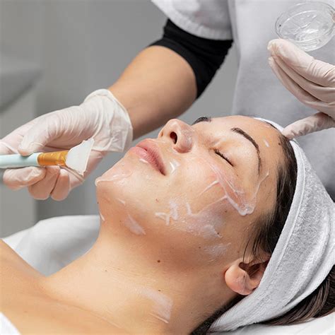 Limpieza facial Profunda con peeling ultrasónico Nea