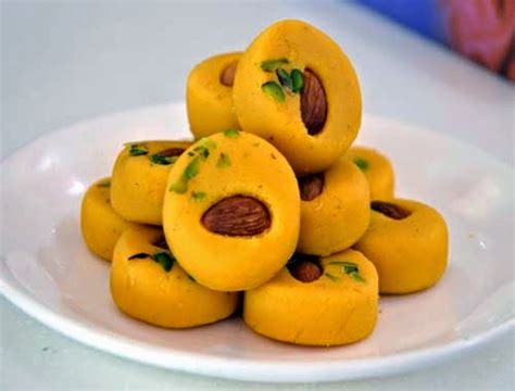 SANJEEV KAPOOR TIPS: Kesar Peda Recipe