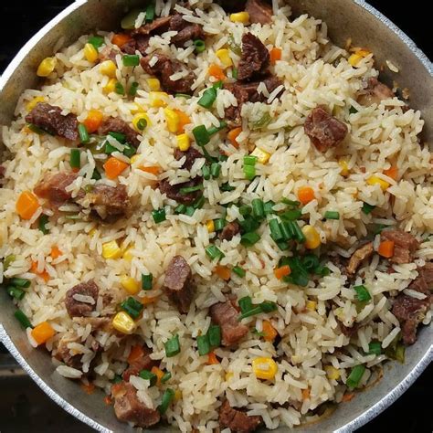 Jantar De Hoje Arroz Temperado Arroz Carne Seca Milho Cenoura