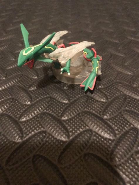 Pokemon Zukan Rayquaza With Clouds 140 Scale Japan 1925700410