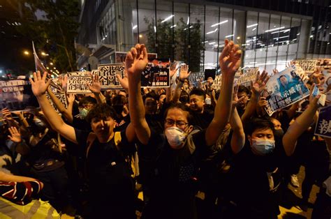 【逃犯条例】市民包围警总请愿 警收信后陆续散去 星岛日报