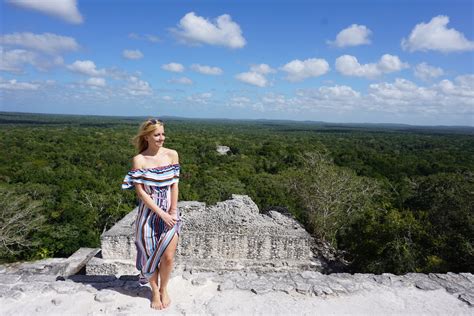 Abenteuer In Mexiko Maya Ruinen Im Dschungel Von Calakmul Erklimmen