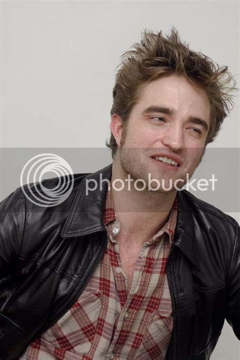 Robert Pattinson Life 73 HQ Untagged New Moon Press Conference Pics