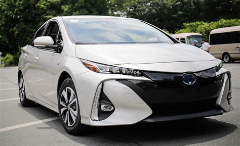 2017 Toyota Prius Prime Plug-In Hybrid Drive | Review | Car and Driver