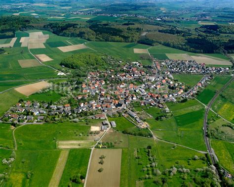 Lehnheim Von Oben Dorfkern Am Feldrand In Lehnheim Im Bundesland