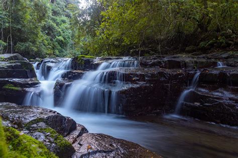 Spectacular waterfalls along the Rocky Crossing walk in Barrington Tops ...