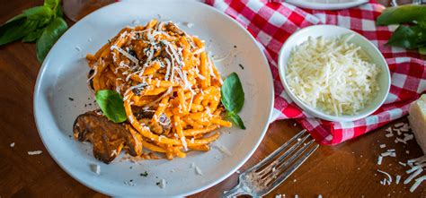 Easy Creamy Vegetarian Mushroom Pasta Recipe