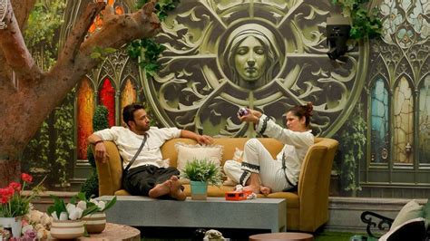 Bigg Boss Promo Vicky Jain Insults Ankita Lokhande After She