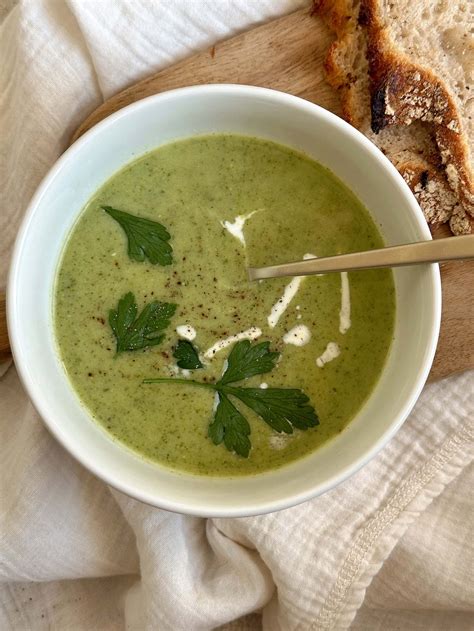 Watercress and Zucchini Soup - foodydelice.com