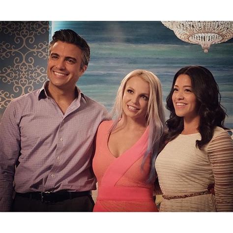 Britney Spears On The Set Of Jane The Virgin POPSUGAR Latina