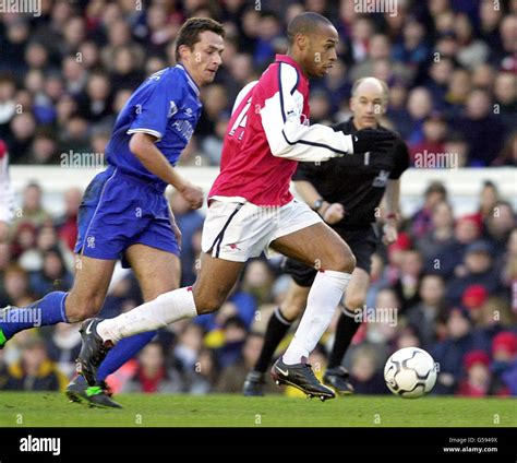 Thierry Henry John Terry Hi Res Stock Photography And Images Alamy