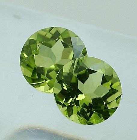 Pcs No Reserve Yellowish Green Peridot Ct Catawiki