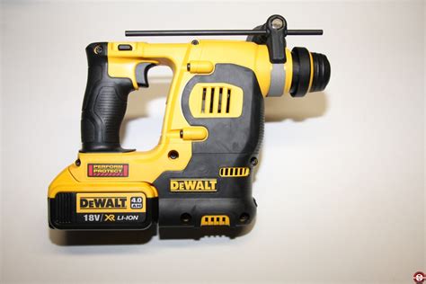 Test Du Perforateur Burineur Dch M V Dewalt Zone Outillage