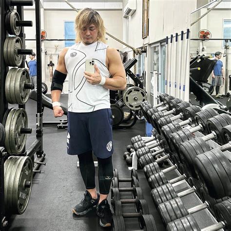 棚橋弘至さんのインスタグラム写真 棚橋弘至instagram「肩トレ Shoulderworkout ワト×2️⃣ 🥚￣工