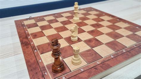 How To Checkmate With Only A Rook And A Knight Chess Game Strategies