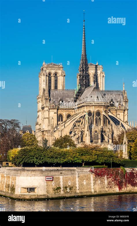 France Paris 4th Arrondissement Ile De La Cité Apse Of The Cathedral Notre Dame Of Paris On