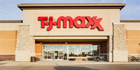 20 Reasons To Consider A TJ Maxx Credit Card