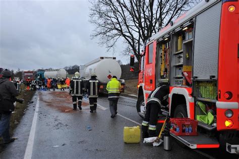 Frontal Crash Mit Lkw Bei Landshut Abendzeitung M Nchen