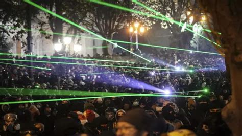 Manifestantes pro UE se enfrentan a policías en Georgia teleSUR