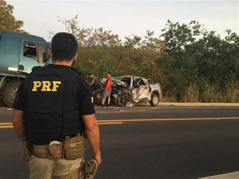 Dois Homens Morrem E Um Fica Gravemente Ferido Após Colisão Com Caminhão No Sul Do Piauí Piauí