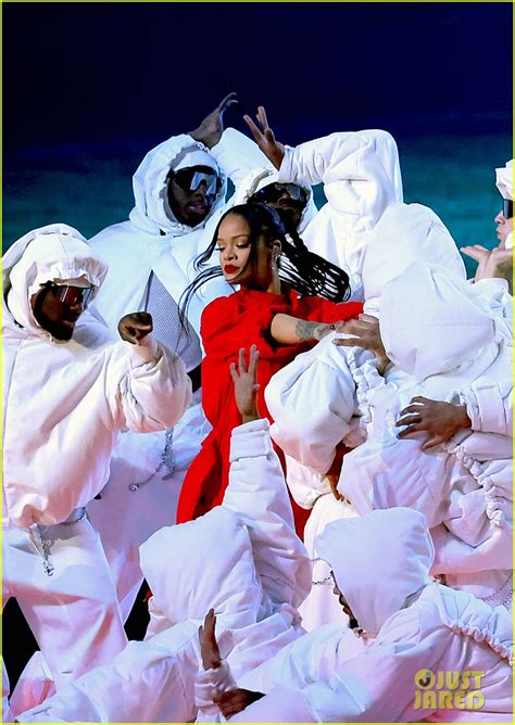 Rihanna Super Bowl Halftime Show 2023 Video Set List And Photos