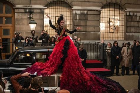 Шикарные образы, созданные в картине "Круэлла" от Disney