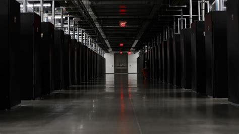 Facebook Brings Data Center Online Announces Expansion In New Albany