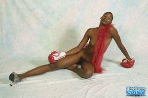 Luscious Ebony Teases With Her Steaming Hot Body And Rev XXX Dessert