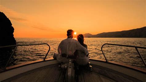 Desde Sorrento Tour En Barco Al Atardecer Por Capri Getyourguide