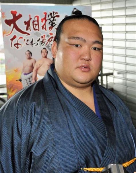 稀勢の里－豪風に初日最多懸賞35本 きょう春場所 大相撲写真ニュース 日刊スポーツ