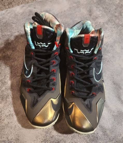 Size 9 Mens Nike LeBron 11 Kings Pride 2013 Shoes Certificate Of