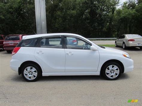 Super White Toyota Matrix Xr Awd Exterior Photo