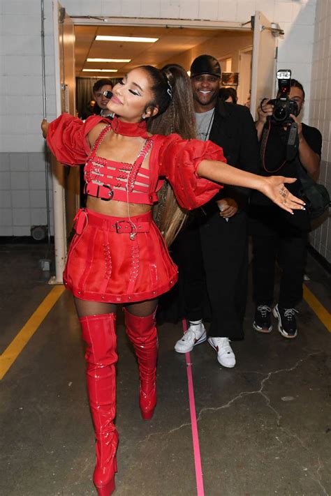 Ariana Grande's 2019 Tour Outfits - Here's All Of The Costumes From Her ...