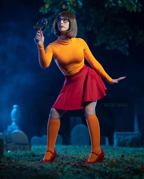 Daphne And Velma Cosplay From Scooby Doo Media Chomp