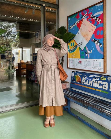 Inspirasi Outfit Hijab Cewek Bumi Ala Meirani Amalia Putri