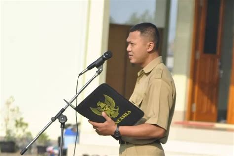 Contoh Teks Amanat Pembina Upacara Bendera Hari Senin Singkat Dan