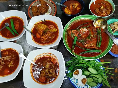 Pelbagai Menu Asam Pedas Di Kantin Asam Pedas Dengan Suasana Klasik