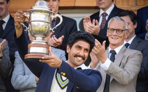 83 Ranveer Singh Lifts The World Cup Trophy Post The Win Uncanny